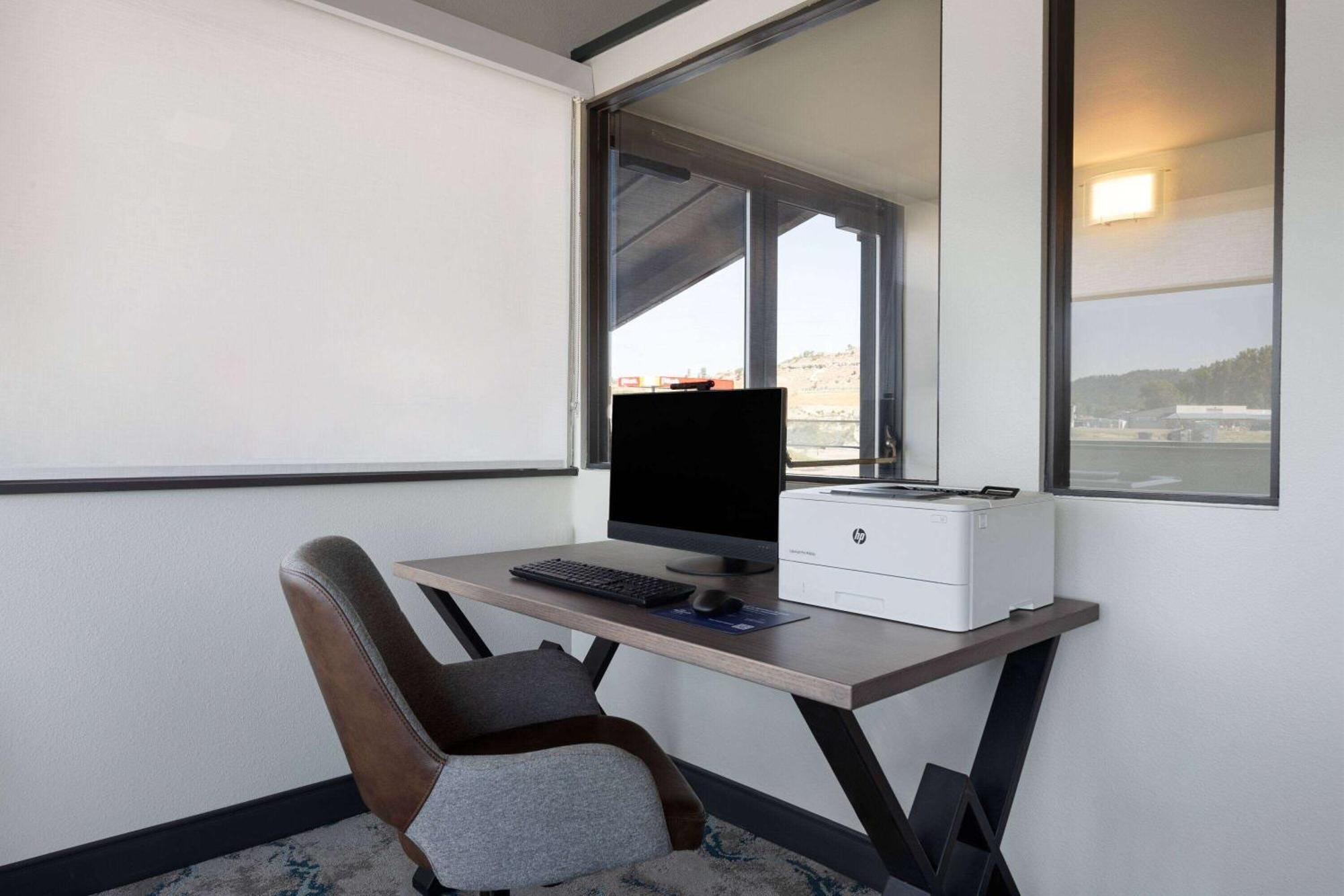 Super 8 By Wyndham Columbus Hotell Exteriör bild