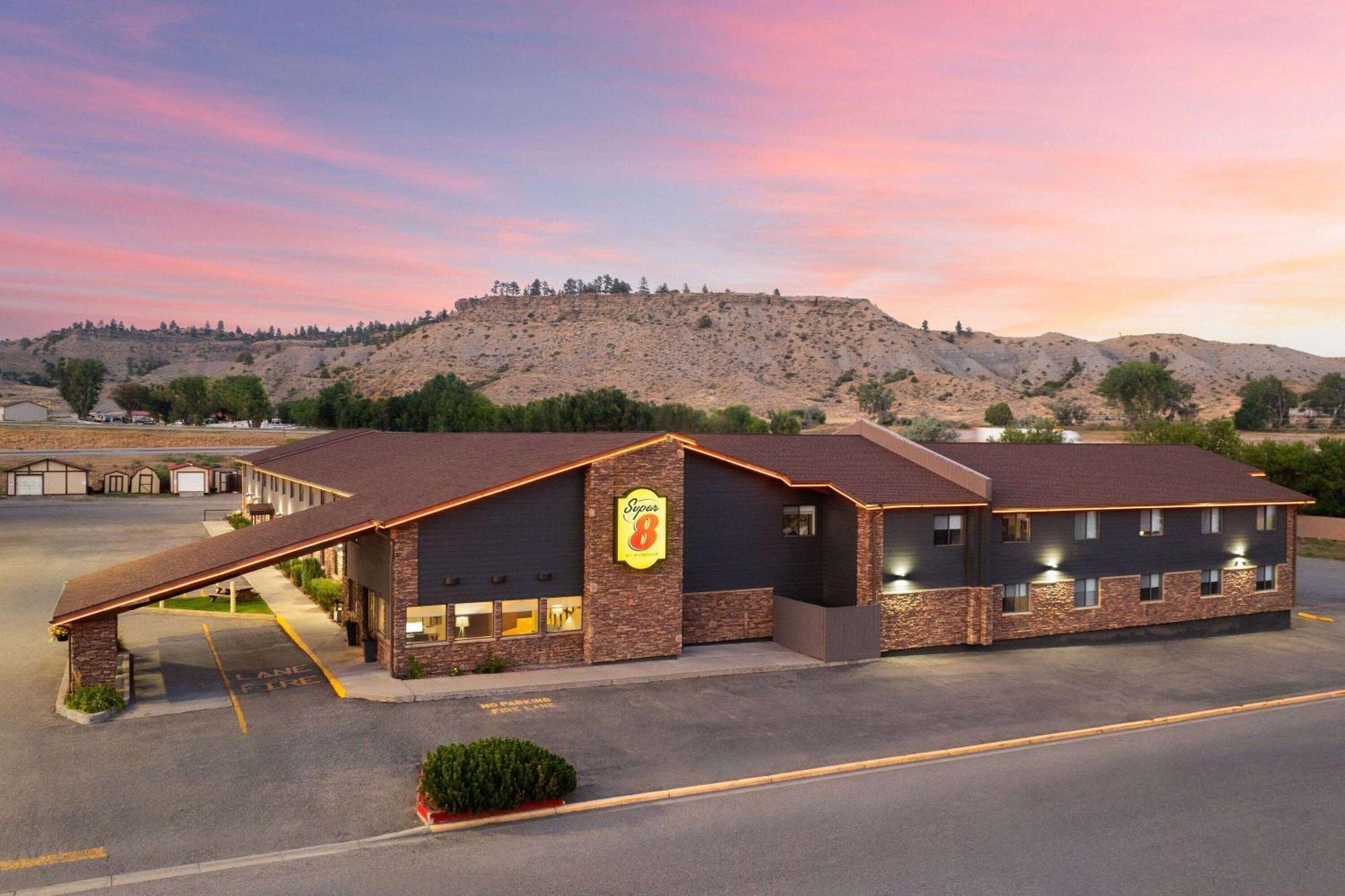 Super 8 By Wyndham Columbus Hotell Exteriör bild